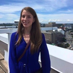 Meet your Posher, Laura